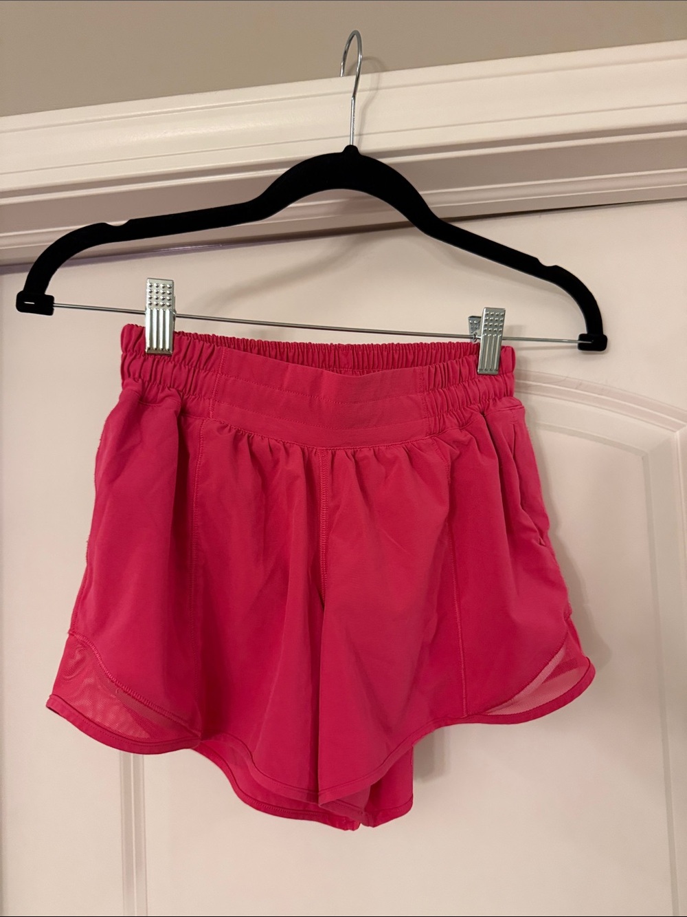 Lululemon Women’s Hotty Hot Shorts HR, 4”, size 4